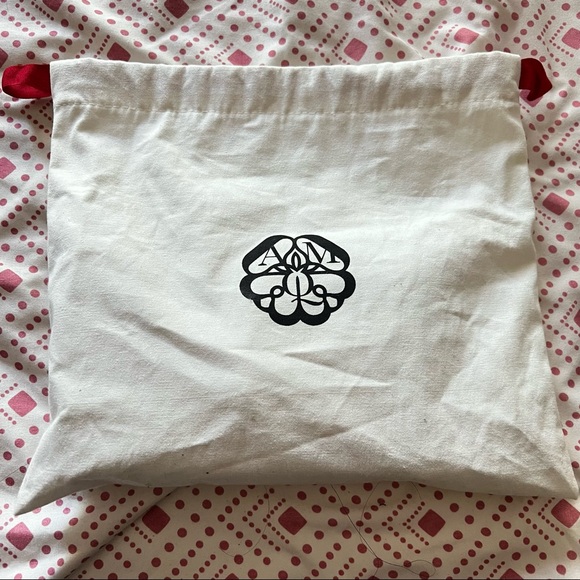 SOLD!! Alexander McQueen Crocodile embossed skull mini crossbody - Picture 2 of 7